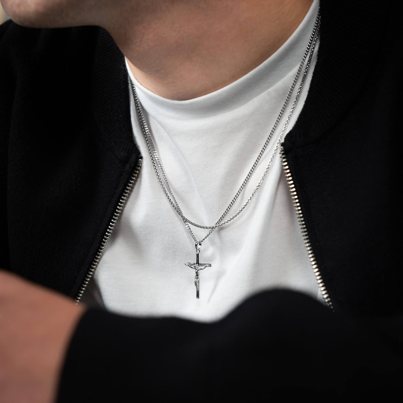 Herren Schmuck – Stil, Statement & Qualität